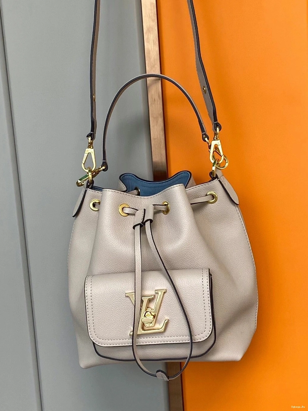 BUCKET LOCKME LOUIS VUITTON 1218